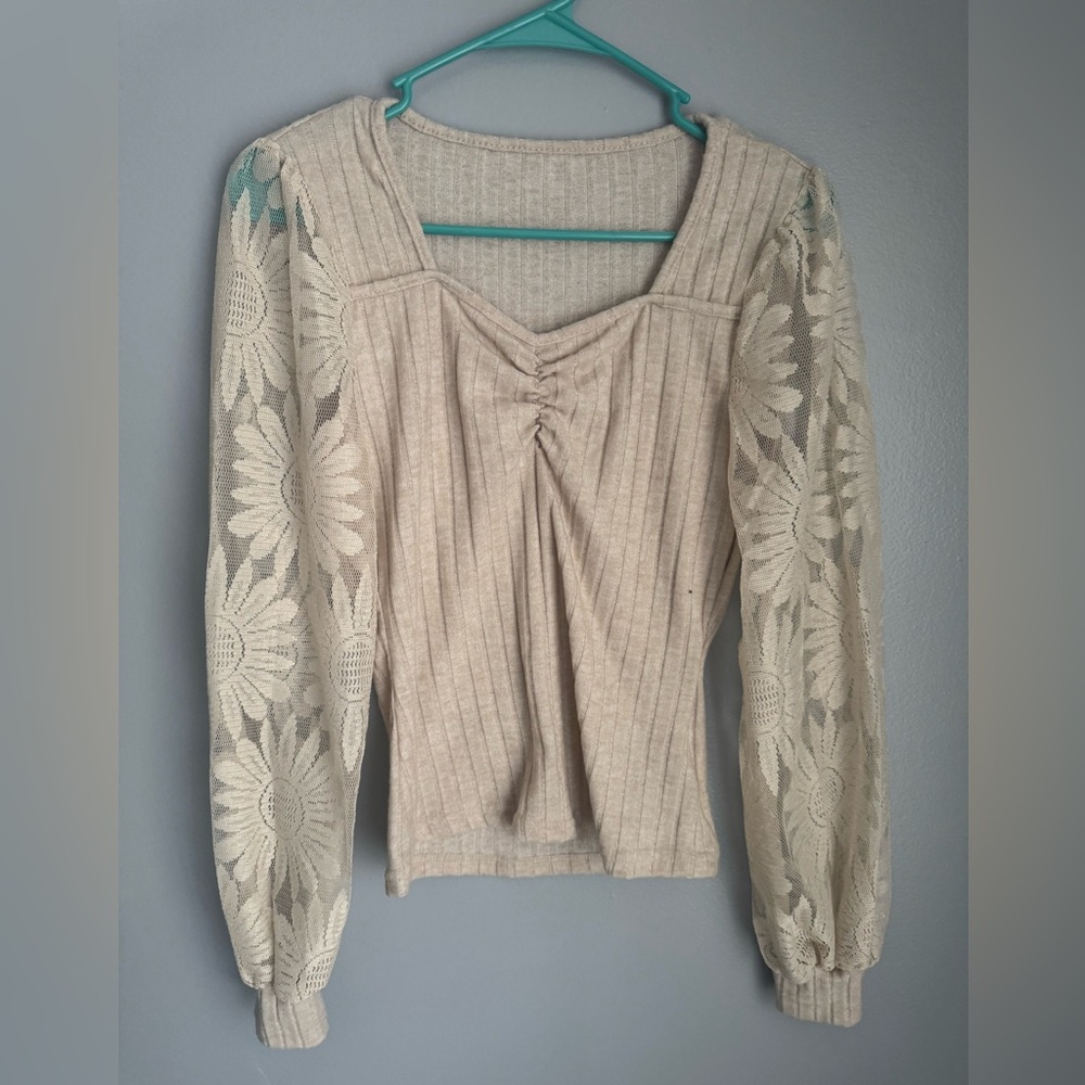 Long sleeve top with flower lace sleeves